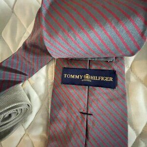 TOMMY HILFIGER men's necktie vintage grey and red stripes